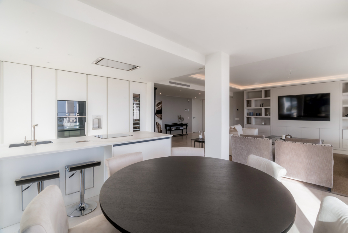 IMPRESIONANTE APARTAMENTO EN MARBELLA