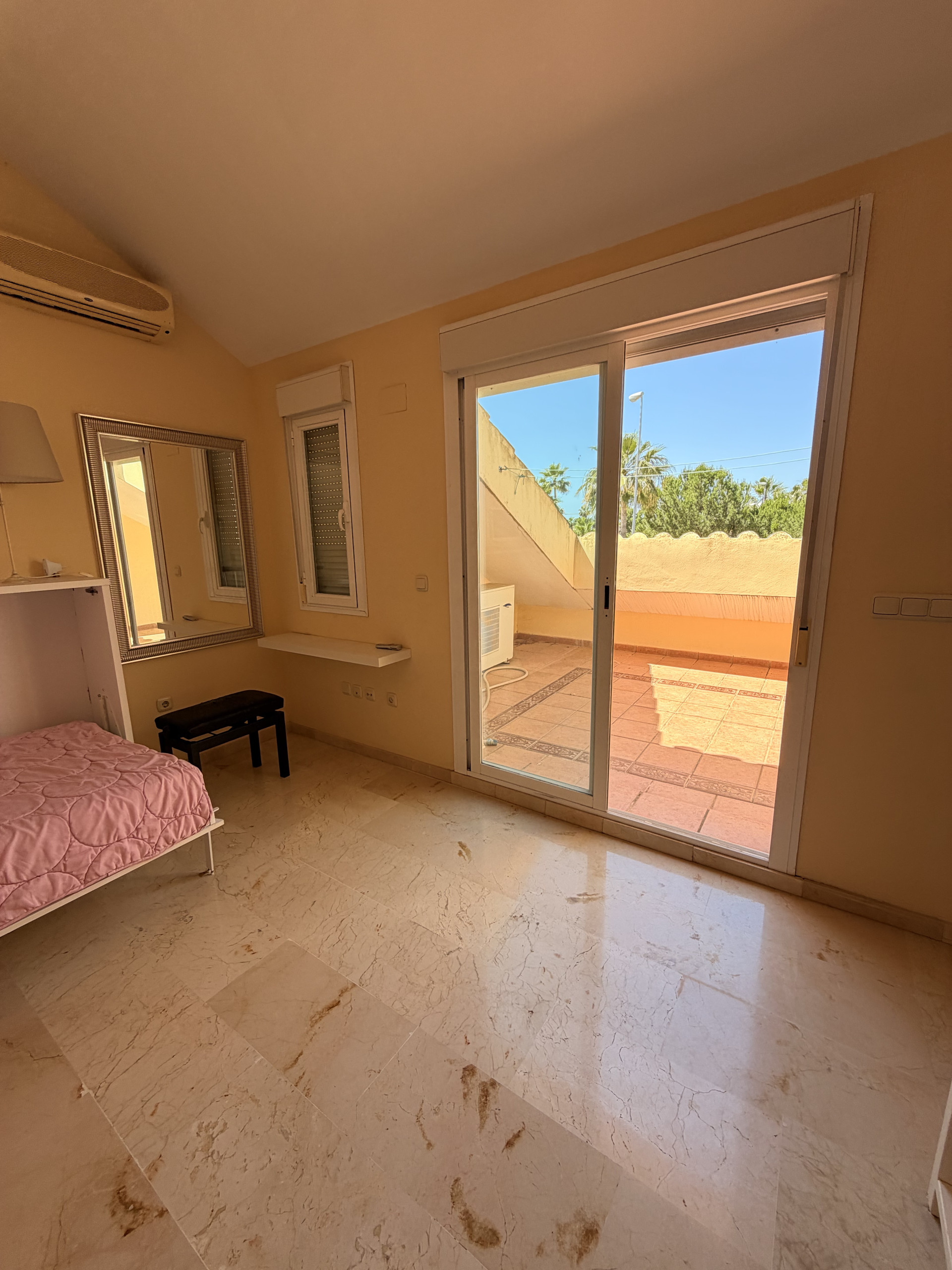 Property 1042-00011P