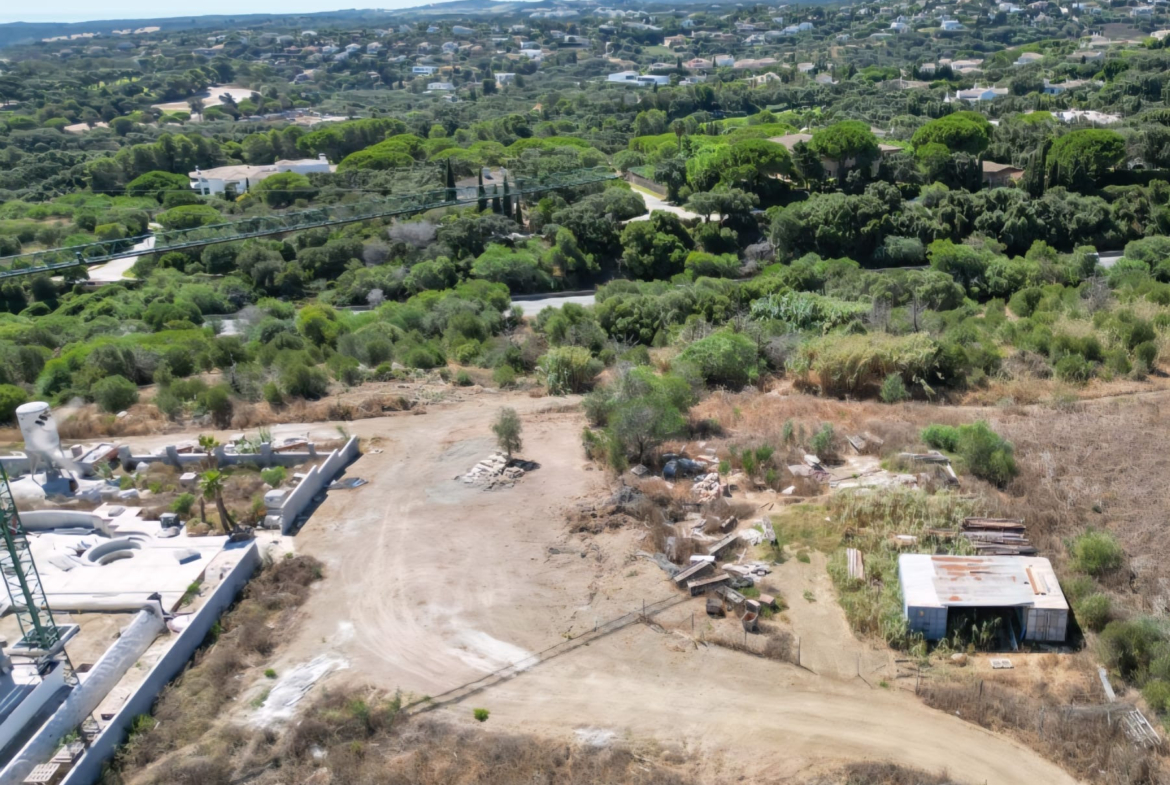 Magnífica parcela edificable situada en La Reserva de Sotogrande, en venta.