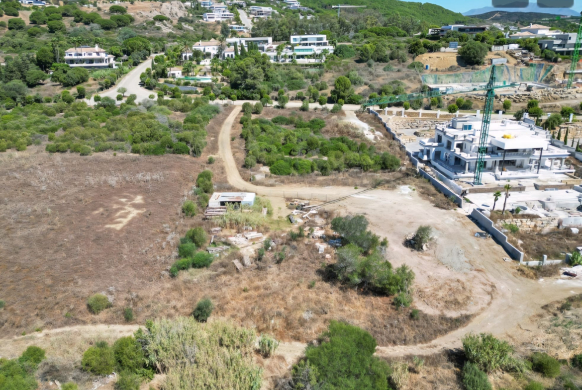 Magnífica parcela edificable situada en La Reserva de Sotogrande, en venta.