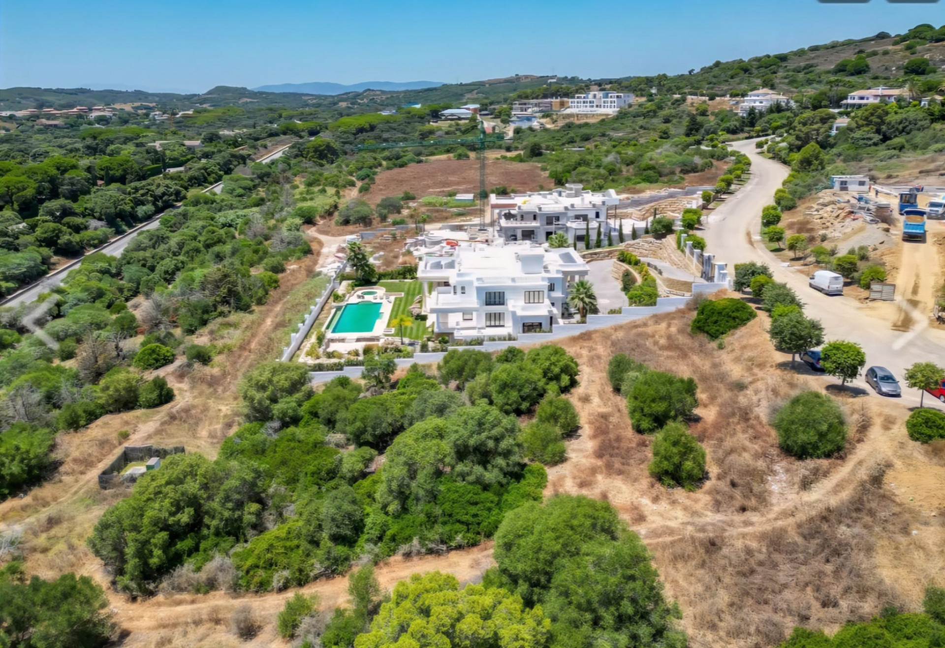 INCREÍBLE PARCELA EN VENTA CON PROYECTO, PERMISO DE CONSTRUCCIÓN Y VISTAS AL MAR EN SOTOGRANDE