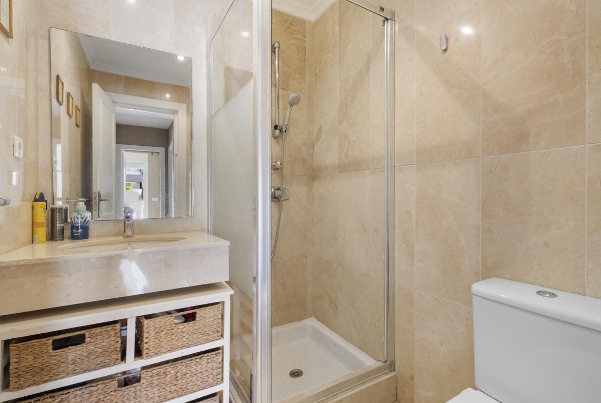 Property 1042-00017P