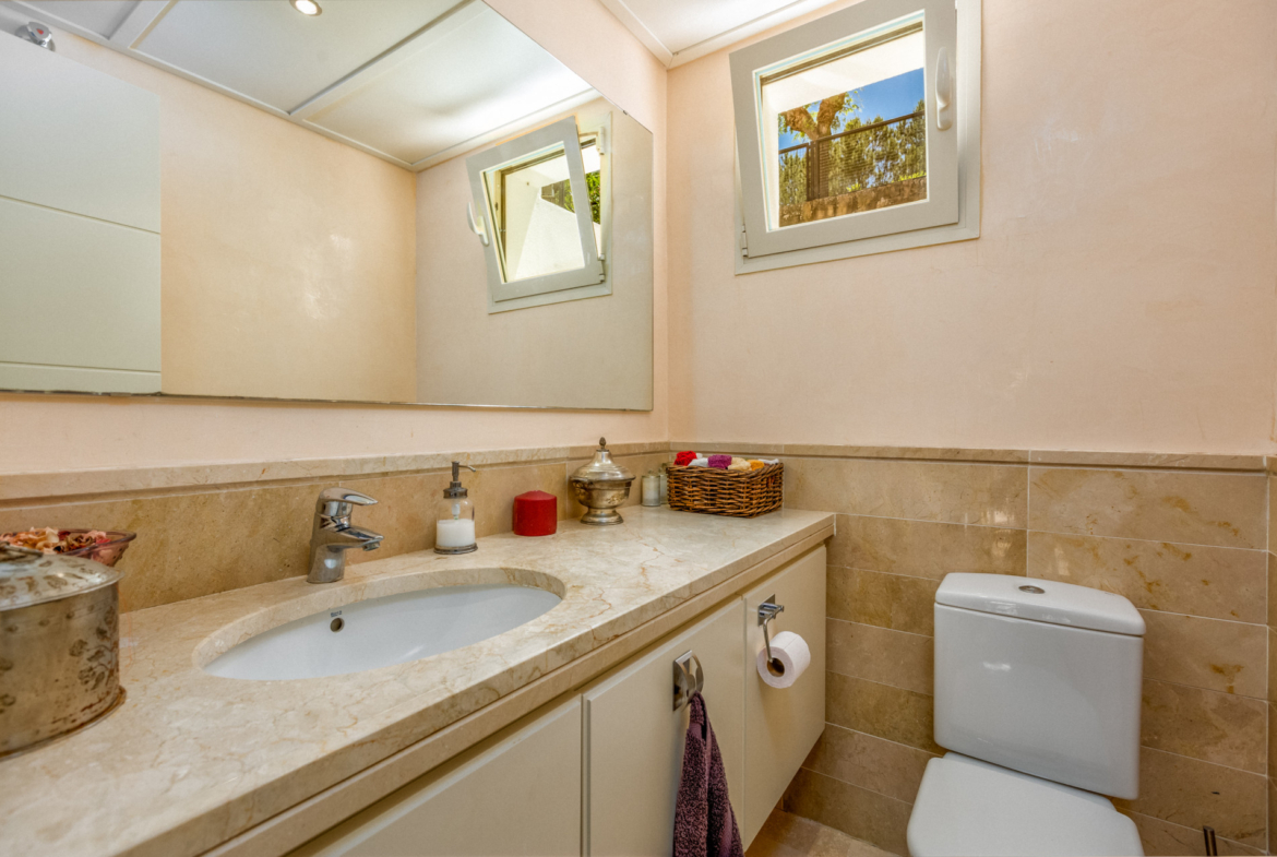Property 1042-00020P