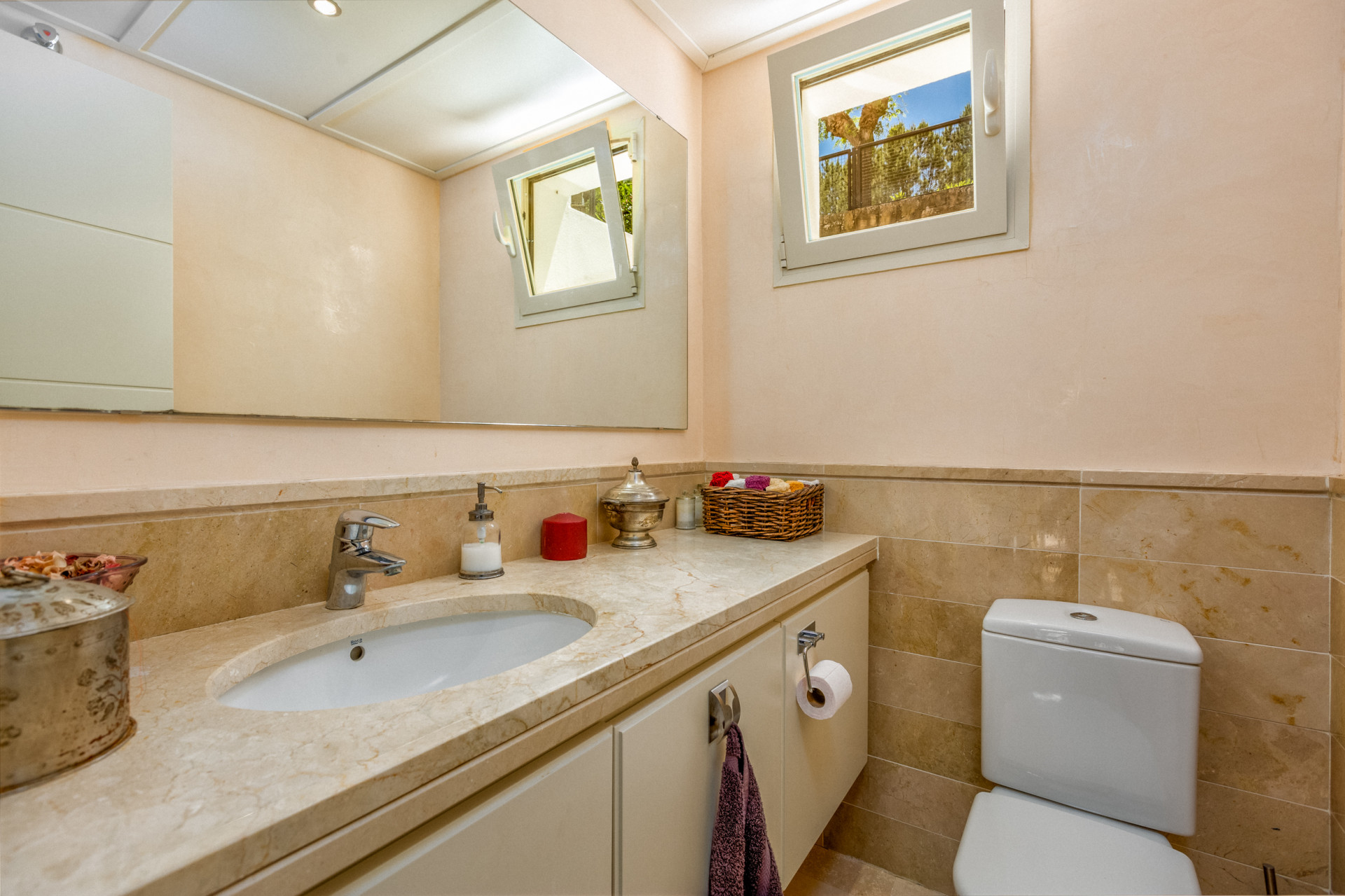 Property 1042-00020P
