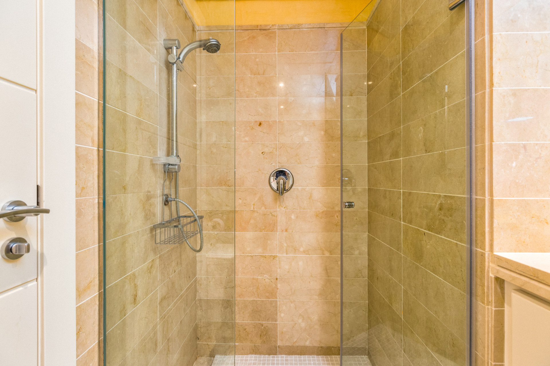 Property 1042-00020P