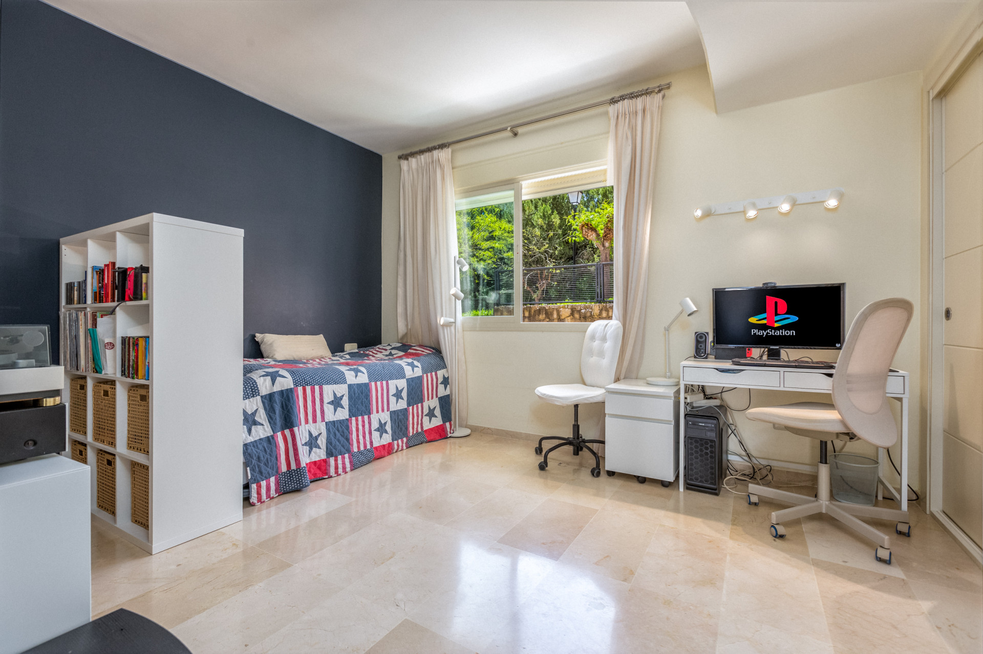 Property 1042-00020P