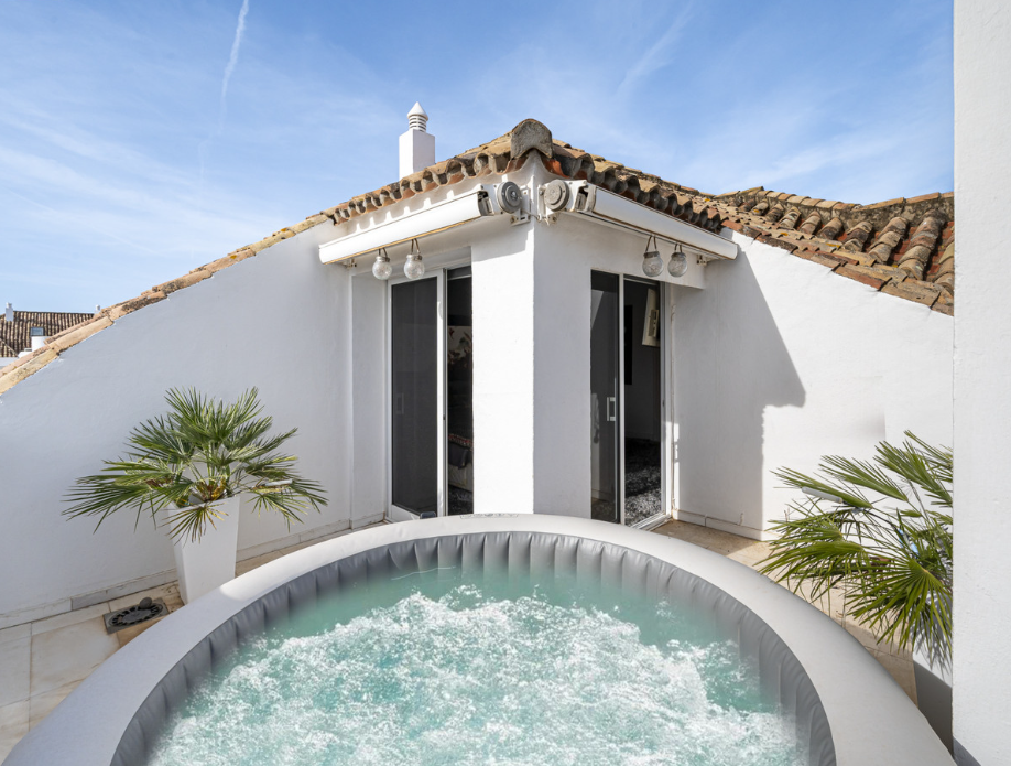 Elegante Ático Loft-Style en Las Lomas del Marbella Club