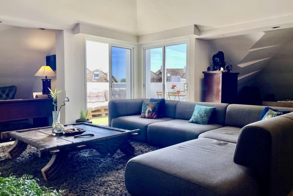 Elegante Ático Loft-Style en Las Lomas del Marbella Club