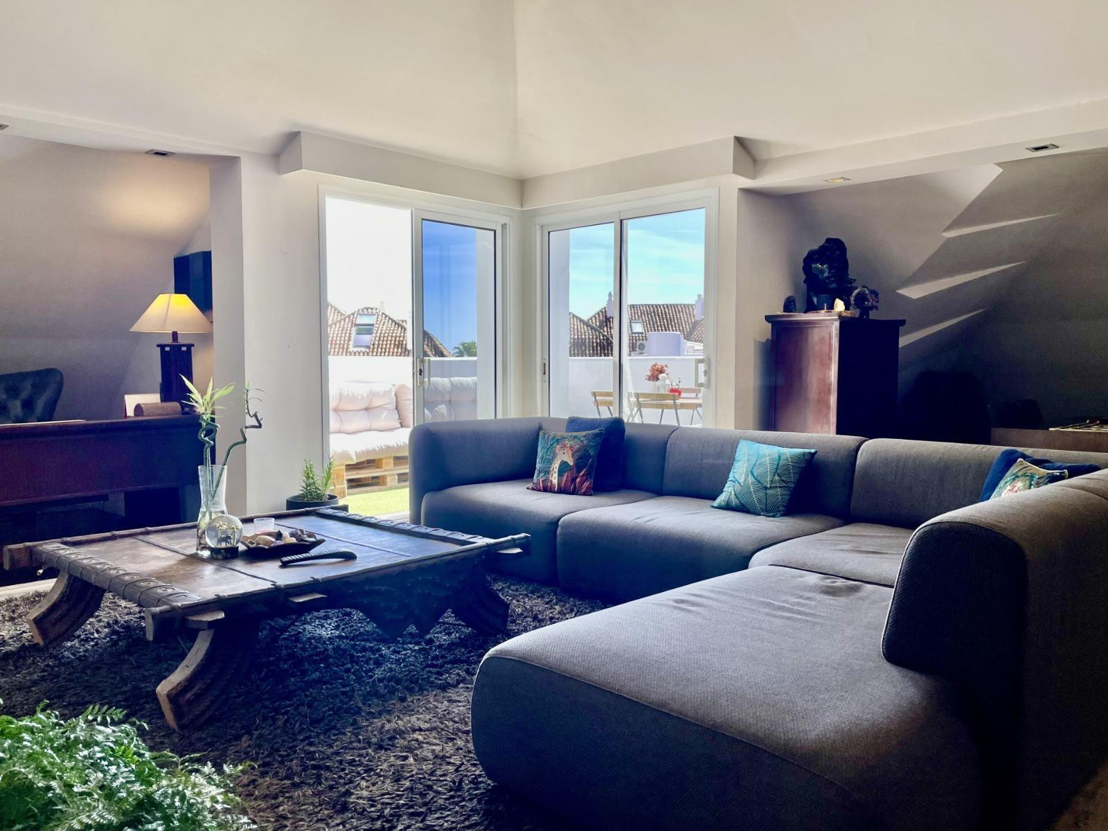 Elegante Ático Loft-Style en Las Lomas del Marbella Club