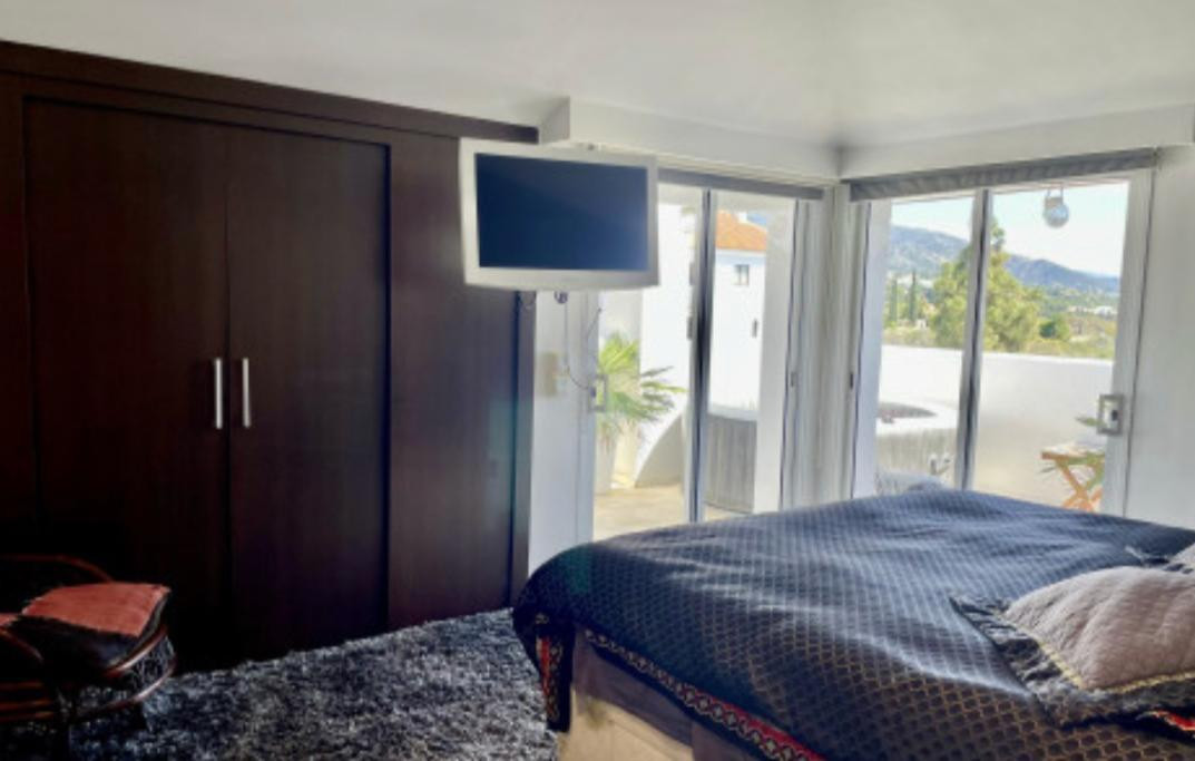 Elegante Ático Loft-Style en Las Lomas del Marbella Club