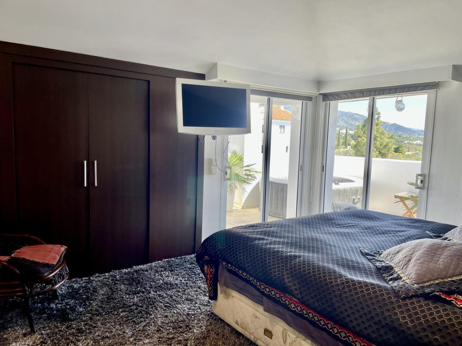 Elegante Ático Loft-Style en Las Lomas del Marbella Club