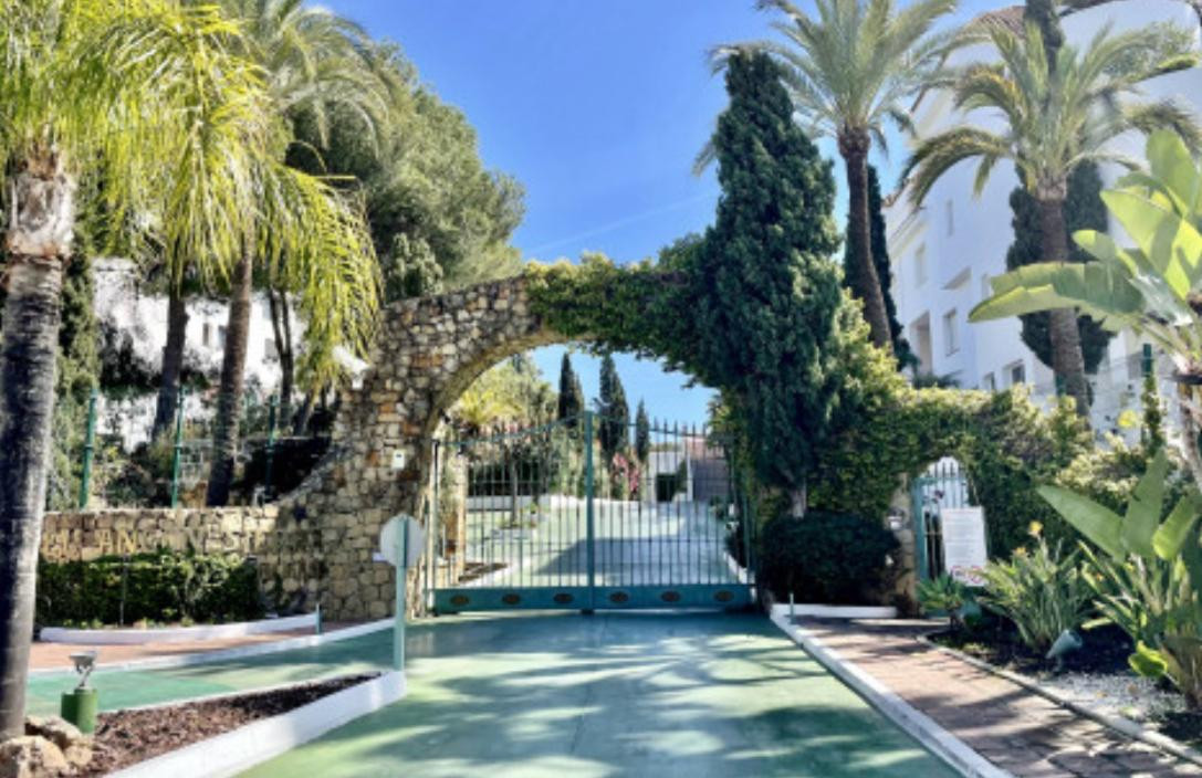 Elegante Ático Loft-Style en Las Lomas del Marbella Club