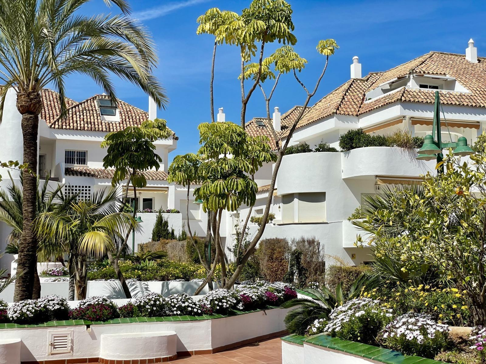 Elegante Ático Loft-Style en Las Lomas del Marbella Club