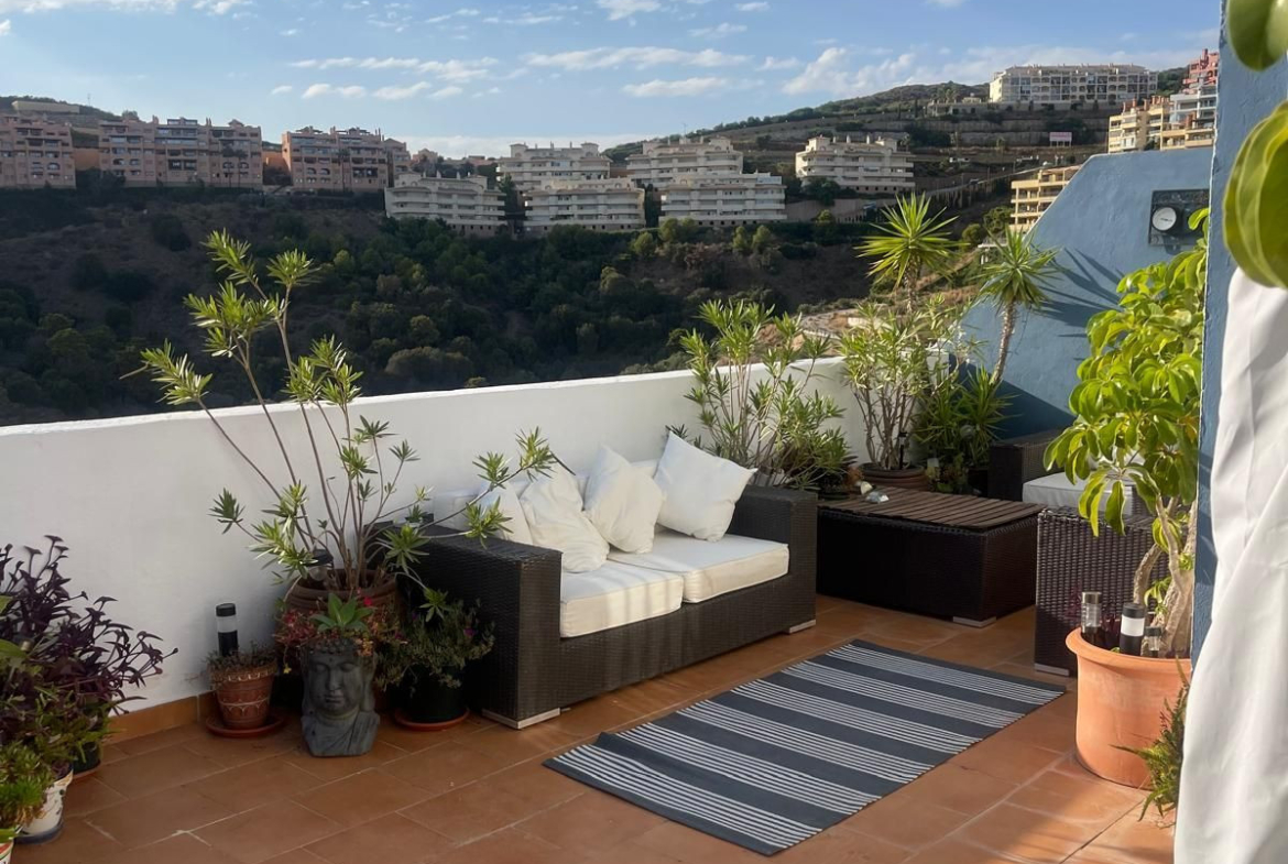 Penthouse with Panoramic Sea Views & 150m² Terrace – Costa del Sol.