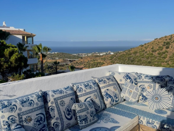 Penthouse with Panoramic Sea Views & 150m² Terrace – Costa del Sol.
