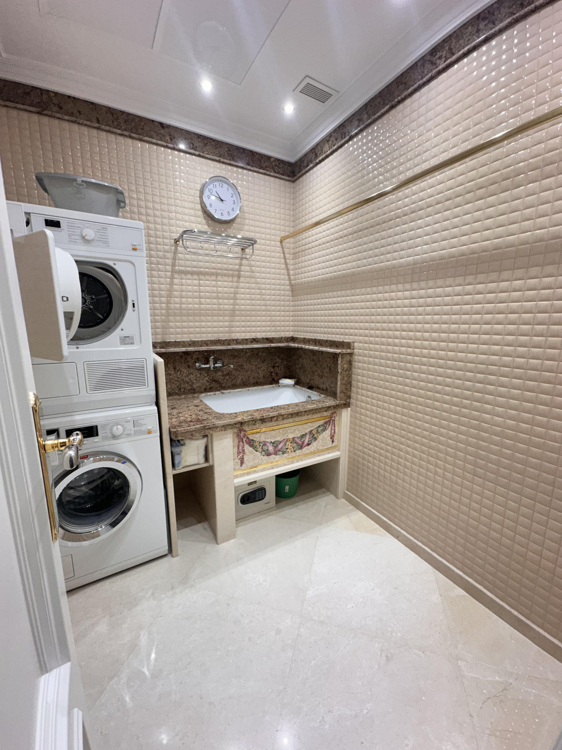 Property 1042-00027P