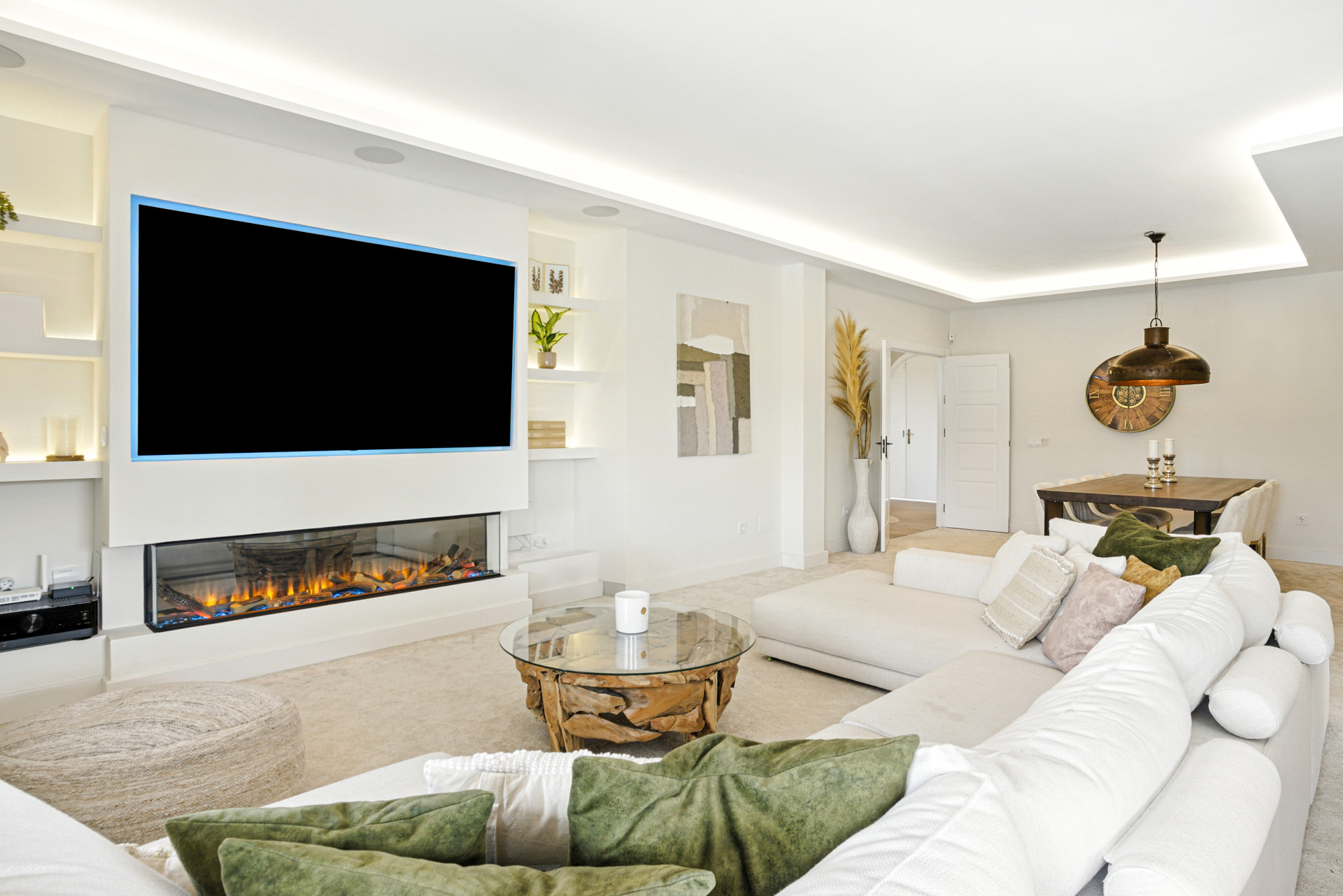 Onlangs gerenoveerde, prachtige villa met zes slaapkamers in Mijas, met privé zwembad