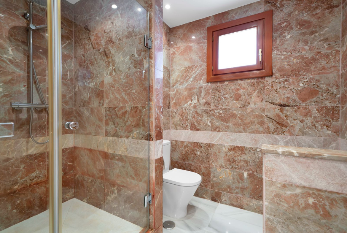 Property 1042-00034P