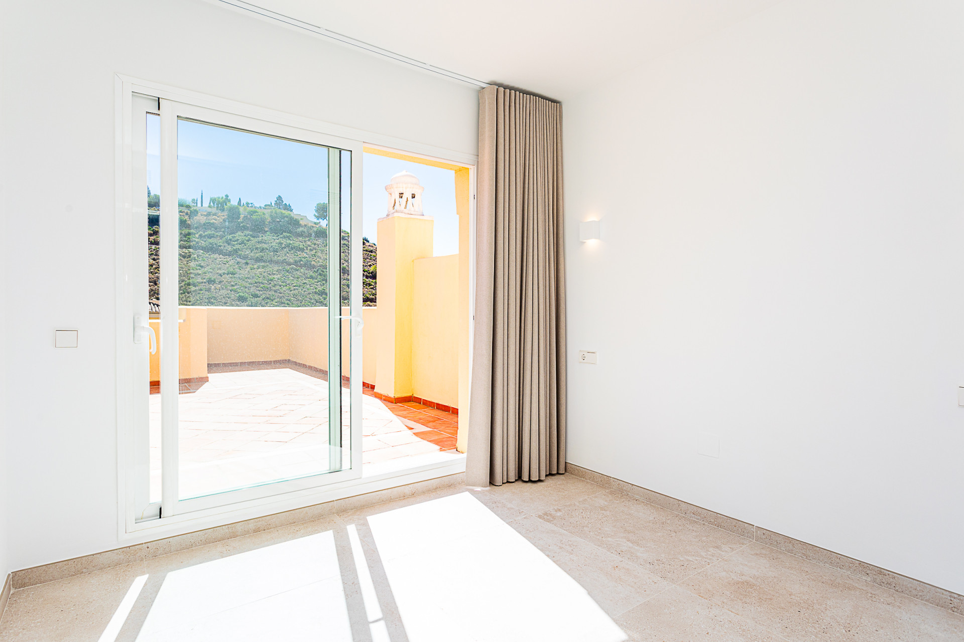 Property 1042-00035P