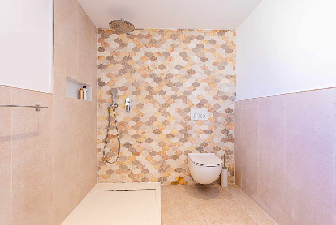 Property 1042-00035P