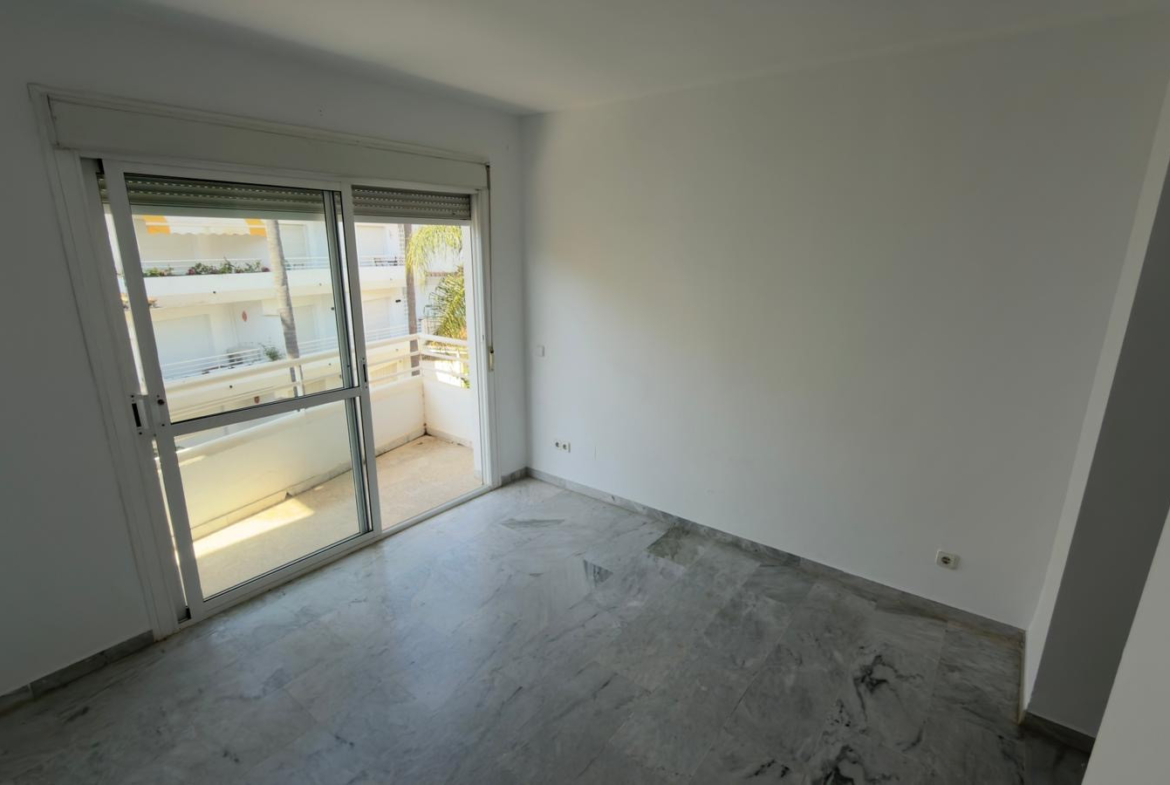 ÁTICO DÚPLEX EN GUADALMINA BAJA – 290 m² | 5 SUITES | 3 GARAJES | GRAN OPORTUNIDAD