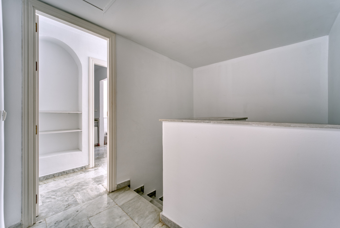 ÁTICO DÚPLEX EN GUADALMINA BAJA – 290 m² | 5 SUITES | 3 GARAJES | GRAN OPORTUNIDAD