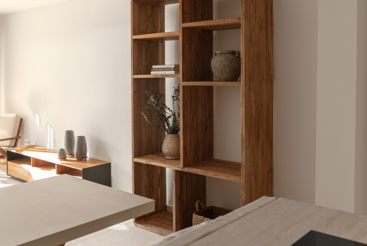 Apartamento de 3 Dormitorios recién reformado con vistas al mar y la montaña en Nueva Andalucia