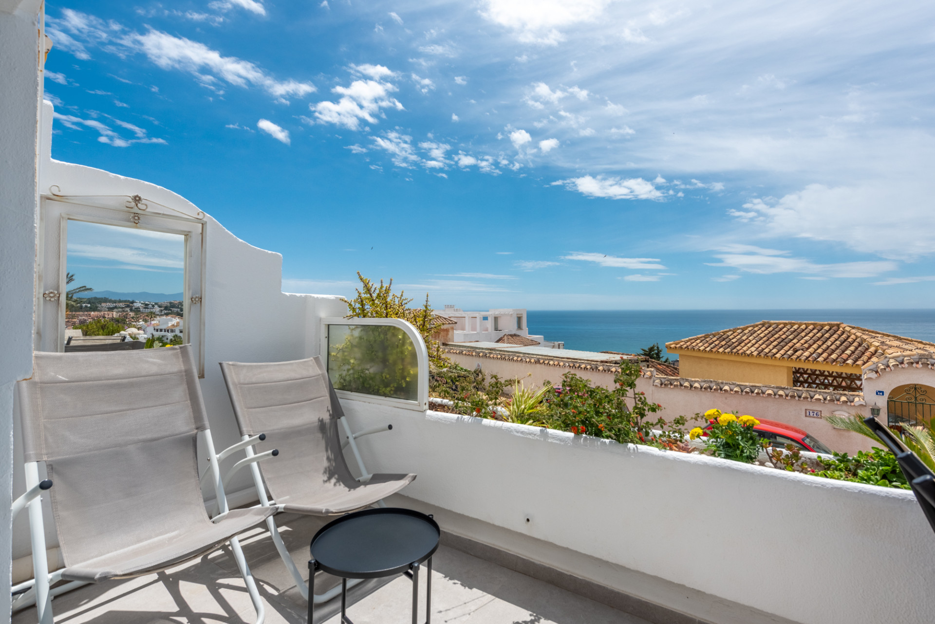 Gorgeous 2-Bedroom Apartment with Stunning Sea Views in Riviera del Sol!