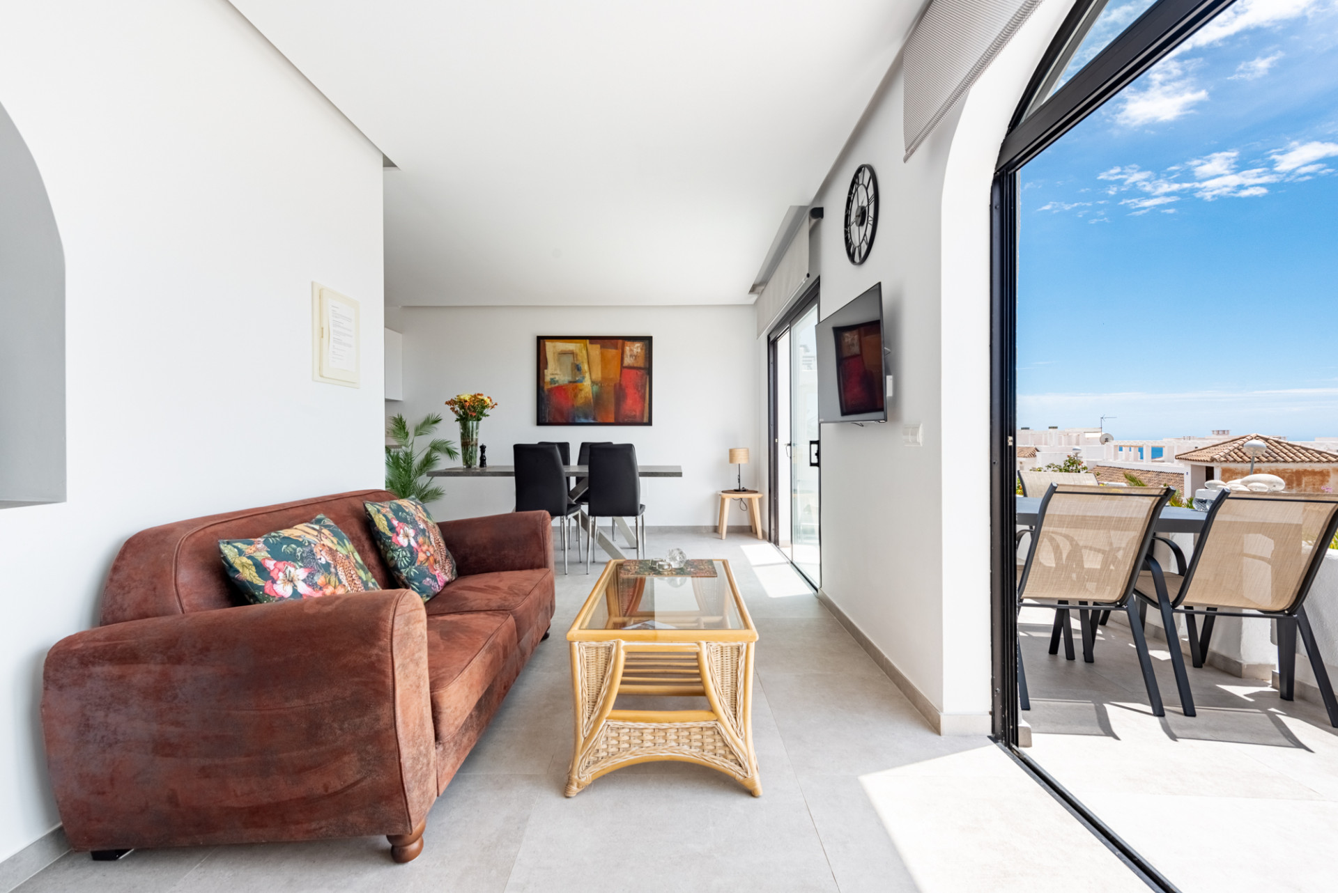 Gorgeous 2-Bedroom Apartment with Stunning Sea Views in Riviera del Sol!