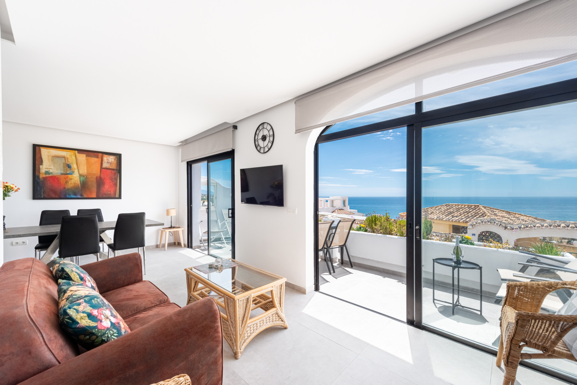 Gorgeous 2-Bedroom Apartment with Stunning Sea Views in Riviera del Sol!