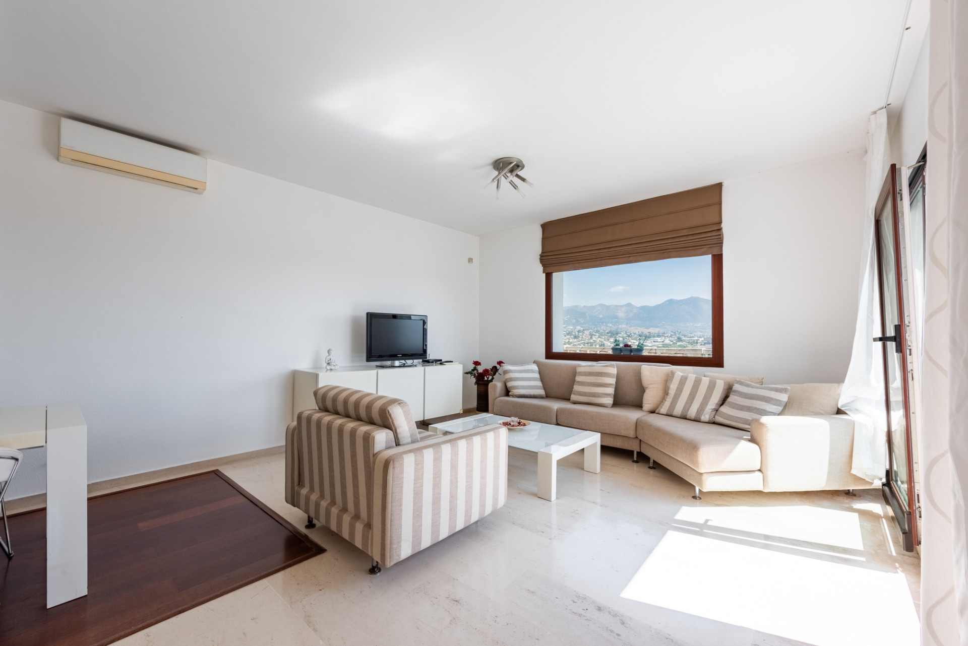 Kleine villa met panoramisch uitzicht in Jardines del Águila