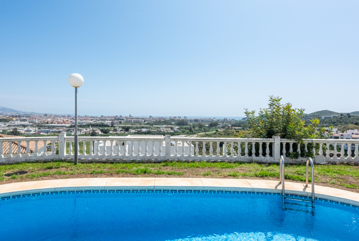 Kleine villa met panoramisch uitzicht in Jardines del Águila