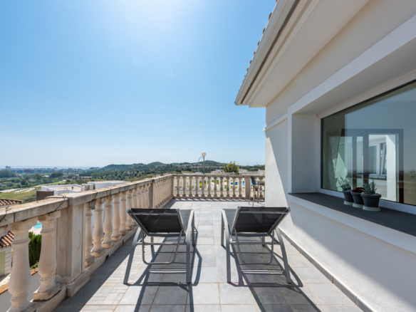 Kleine villa met panoramisch uitzicht in Jardines del Águila