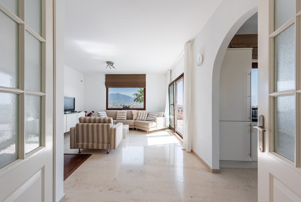 Kleine villa met panoramisch uitzicht in Jardines del Águila