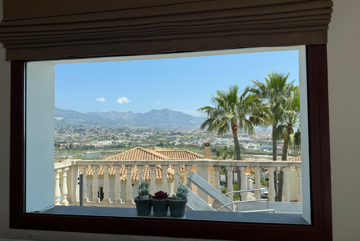 Kleine villa met panoramisch uitzicht in Jardines del Águila
